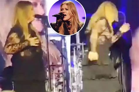 has kelly clarkson ever been nude|Kelly Clarkson ran off stage after her breast was showing